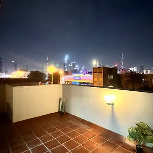 Guest house White House, Dubai